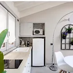 House Cavour 24 In The Heart Of Downtown * Парма
