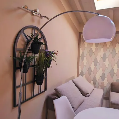 House Cavour 24 In The Heart Of Downtown Parma