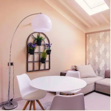 Apartment House Cavour 24 In The Heart Of Downtown Parma