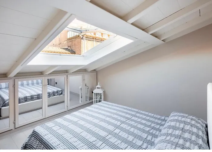 Apartment House Cavour 24 In The Heart Of Downtown *